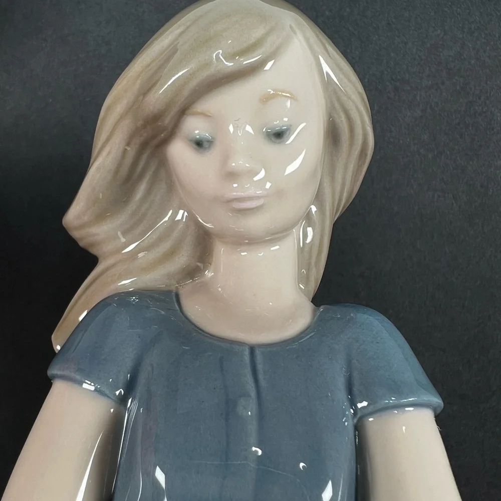 🛑SOLD🛑 NAO BY LLADRO PRETTY YOUNG GIRL HOLDING A RABBIT, 1980 SPAIN PORCELAIN - Picture 8 of 17